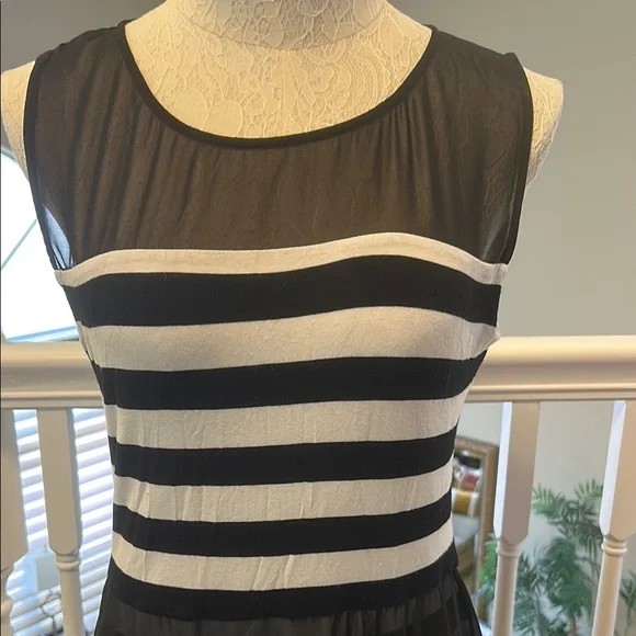 Vince Camuto Black and White Sleeveless Maxi Dress - Picture 2 of 8